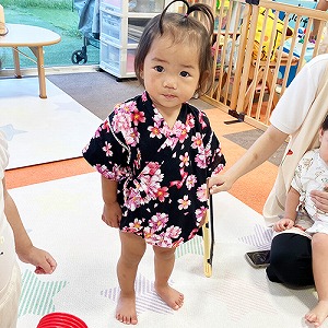 浴衣姿の子どもたち